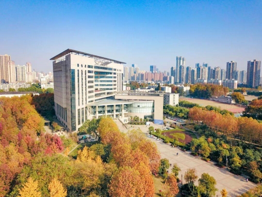 湖北大学是211吗还是985